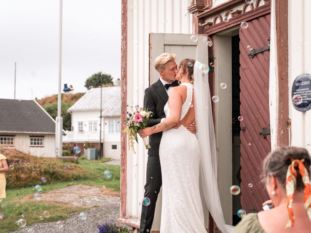 m&p sneakpeek krohnmedia 00677